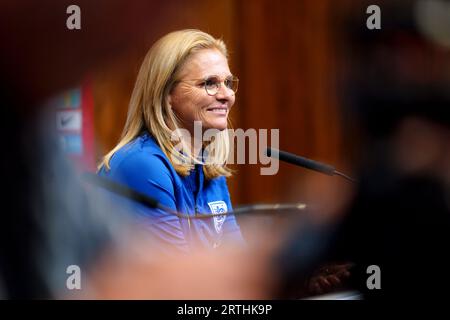 L'entraîneur anglais Sarina Wiegman lors d'une conférence de presse au stade de Wembley, à Londres. Date de la photo : mercredi 13 septembre 2023. Banque D'Images