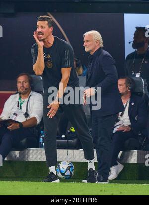 Sandro Wagner, entraîneur adjoint DFB , Rudi Völler, Voeller (entraîneur DFB Interims et DFB Sportdirektor), dans le match amical ALLEMAGNE - FRANCE 2-1 DEUTSCHLAND - FRANKREICH 2-1 préparation pour les Championnats d'Europe 2024 en Allemagne, saison 2023/2024, le 12 septembre 2023 à Dortmund, Allemagne. © Peter Schatz / Alamy Live News Banque D'Images