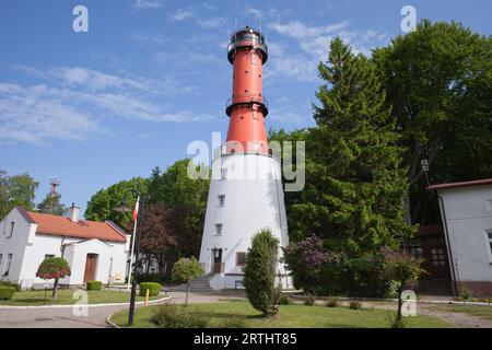 Phare de Rozewie de 1822, point de repère sur la côte de la mer Baltique en Pologne, entre Jastrzebia Gora et Wladyslawowo, région de Poméranie Banque D'Images