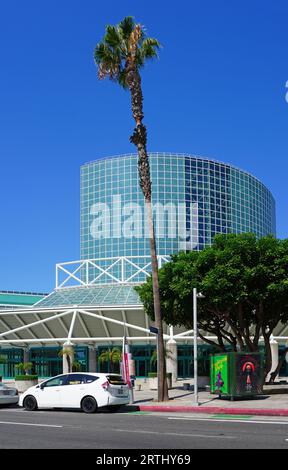 LOS ANGELES, CA -31 AOÛT 2023 – vue du Los Angeles Convention Center, un grand lieu de conférence situé dans le centre-ville de Los Angeles (DTLA) sur S. Figer Banque D'Images