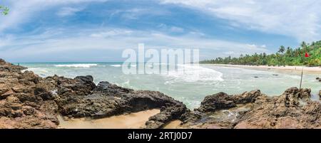 Itacare, Brésil, 7 décembre 2016 : Panorama d'Itacarezinho magnifique plage dans l'état de Bahia au Brésil Banque D'Images