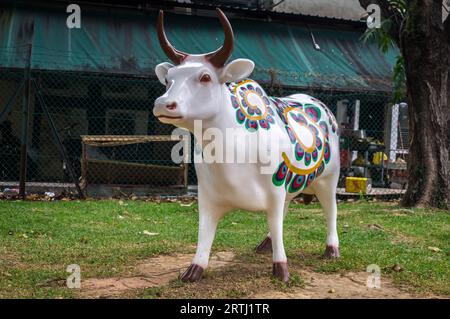 Statue de vache sacré hindou dans Little India, Singapour Banque D'Images