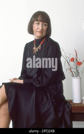 Portrait posé de la chanteuse de jazz vétéran Sheila Jordan à Manhattan en 1985. Elle était dans la fin des années 50 au moment de cette photo. Banque D'Images