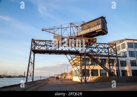 Copenhague, Danemark, 29 mars 2016 : une grue historique à quai dans le port de Copenhague Banque D'Images