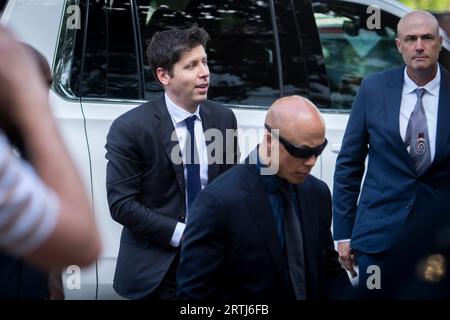 Sam Altman, président-directeur général d’OpenAI, le créateur de ChatGPT, arrive pour le Forum inaugural d’intelligence artificielle avec des parties prenantes clés de l’IA pour aider à forger un consensus bipartisan sur la législation afin de capitaliser sur cette technologie transformatrice, au Russell Senate Office Building à Washington, DC, mercredi 13 septembre 2023. Crédit : Rod Lamkey/CNP Banque D'Images