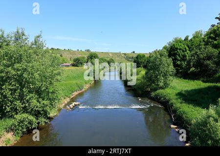 Rivière Enz dans l'Enztal près de Roßwag Banque D'Images