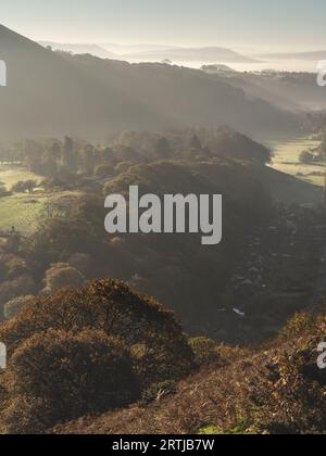 La vue depuis le sentier pédestre à Ashlet qui est une colline sur le côté est du long Mynd, Church Stretton, Shropshire, Angleterre. Banque D'Images