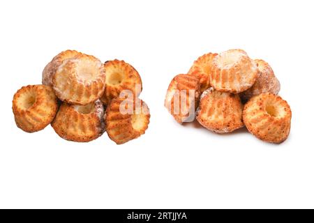Un gâteau fait de fromage cottage isolé sur un fond blanc. Banque D'Images