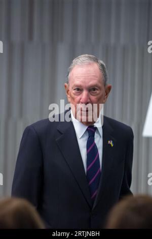 New York City, NY, États-Unis. 13 septembre 2023. Michael Bloomberg, ancien maire de New York, prend la parole lors de la cérémonie d'ouverture et de coupe de ruban du Perelman Performing Arts Center (PAC NYC) le 13 septembre 2023 à New York. Le centre des arts de la scène, construit au Ground Zero dans le Lower Manhattan, devrait ouvrir le 19 septembre 2023, avec le premier de cinq concerts axés sur le thème du refuge. (Image de crédit : © William Volcov/ZUMA Press Wire) USAGE ÉDITORIAL SEULEMENT! Non destiné à UN USAGE commercial ! Banque D'Images