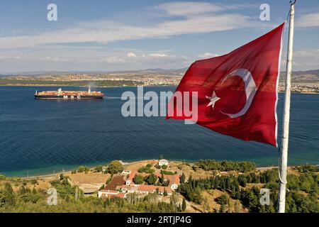 La voie navigable d'importance internationale du détroit de Dardanelles, dans le nord-ouest de la Turquie, reliant la mer Égée à la mer de Marmara et séparant l'EUR Banque D'Images