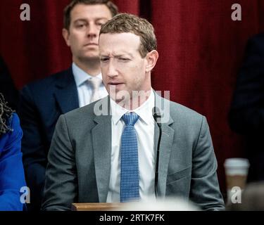 Washington, États-Unis. 13 septembre 2023. Mark Zuckerberg, PDG de Meta, lors d'un briefing sur l'intelligence artificielle pour les sénateurs au Capitole des États-Unis. (Photo de Michael Brochstein/Sipa USA) crédit : SIPA USA/Alamy Live News Banque D'Images