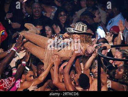Newark, États-Unis. 12 septembre 2023. Shakira se produit sur scène aux MTV Video Music Awards 2023 le 12 septembre 2023 à Newark, New Jersey. Photo : Jeremy Smith/imageSPACE crédit : Imagespace/Alamy Live News Banque D'Images