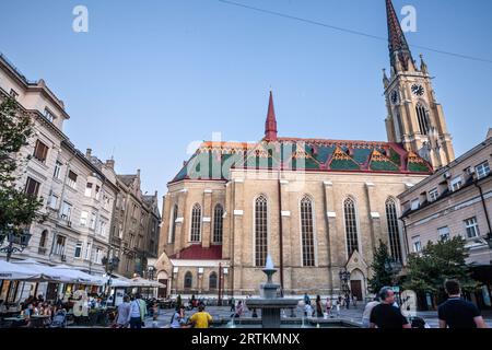 Photo de la cathédrale de Novi Sad de la place Katolicka Porta. L'église du Nom de Marie est une église paroissiale catholique romaine dédiée à la fête de Banque D'Images