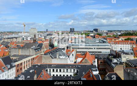 Vues sur la ville depuis la tour ronde dans le centre de Copenhague, Danemark. Banque D'Images