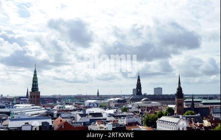 Vues sur la ville depuis la tour ronde dans le centre de Copenhague, Danemark. Banque D'Images