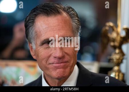 Washington, États-Unis. 13 septembre 2023. Le sénateur américain Mitt Romney (républicain de l'Utah) parle de sa retraite imminente et de ne pas chercher à être réélu en 2024, dans son bureau dans le Russell Senate Office Building à Washington, DC, USA, mercredi 13 septembre, 2023. photo de Rod Lamkey/CNP/ABACAPRESS.COM crédit : Abaca Press/Alamy Live News Banque D'Images