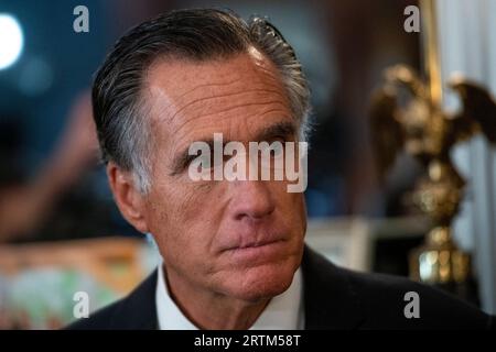 Washington, États-Unis. 13 septembre 2023. Le sénateur américain Mitt Romney (républicain de l'Utah) parle de sa retraite imminente et de ne pas chercher à être réélu en 2024, dans son bureau dans le Russell Senate Office Building à Washington, DC, USA, mercredi 13 septembre, 2023. photo de Rod Lamkey/CNP/ABACAPRESS.COM crédit : Abaca Press/Alamy Live News Banque D'Images