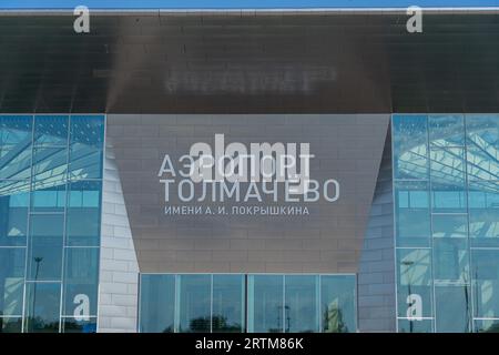 Aéroport de Novosibirsk Tolmachevo est situé dans la ville de OB, à 16 kilomètres (9,9 mi) à l'ouest du centre de Novosibirsk, un secteur industriel et scientifique c Banque D'Images