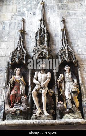 Église catholique Saint Etienne, Beauvais, France. Statues Banque D'Images