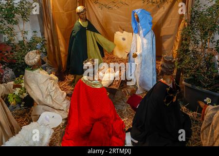 Scène de la Nativité dans l'église catholique Saint Etienne, Beauvais, France Banque D'Images