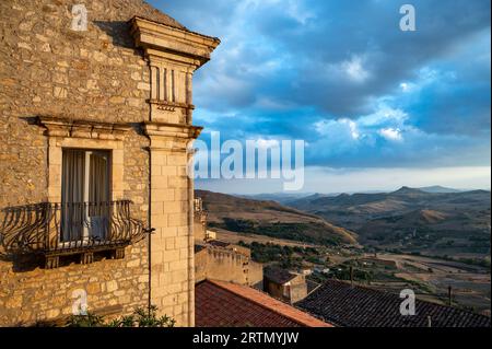 Gangi, uno dei borghi più belli d'Italia, Parco delle Madonie, Palerme, Sicile Banque D'Images