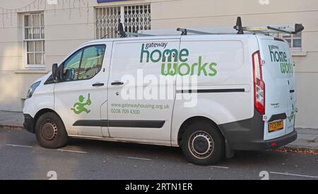 Gateway Housing Association, Home Works White van, sur appel à Rhondda Grove, Mile End, Tower Hamlets, Londres, Angleterre, ROYAUME-UNI, E3 5AP Banque D'Images