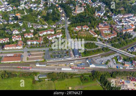 Luftbild, Bahnhof mit S-Bahn, Fröndenberg, Fröndenberg, Ruhrgebiet, Nordrhein-Westfalen, Deutschland ACHTUNGxMINDESTHONORARx60xEURO *** vue aérienne, gare avec S-Bahn, Fröndenberg, Fröndenberg, Ruhr area, Rhénanie du Nord Westphalie, Allemagne ATTENTIONxMINESTHONORARx60xEURO Banque D'Images