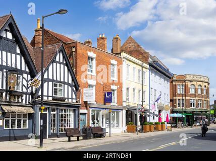 Evesham Vine Street dans le centre-ville d'Evesham commerces et café dans la ville de marché d'Evesham Worcestershire Angleterre UK GB Europe Banque D'Images