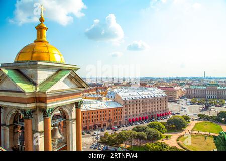 Vue aérienne de St. Place Isaac, le Palais Mariinsky et le monument à Nicolas Ier de la colonnade de Saint Cathédrale d'Isaac. St. Petersburg, Ru Banque D'Images