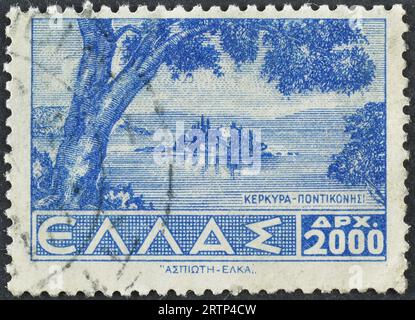Timbre-poste annulé imprimé par la Grèce, qui montre Pontikonissi, Corfou, vers 1944. Banque D'Images
