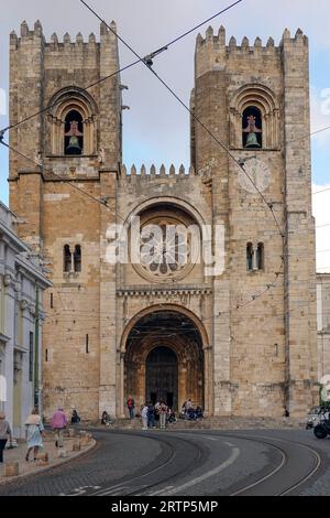 Portugal, Lisbonne, la cathédrale Sainte Marie majeure souvent appelée cathédrale de Lisbonne ou simplement le se (se de Lisboa), est une cathédrale catholique romaine construite Banque D'Images