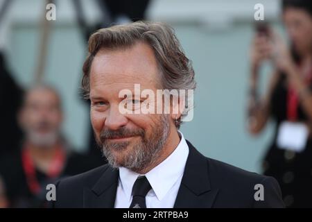 Tapis rouge finale mostra del cinema di Venezia Peter Sarsgaard Maggie Gyllenhaal 2023 Banque D'Images