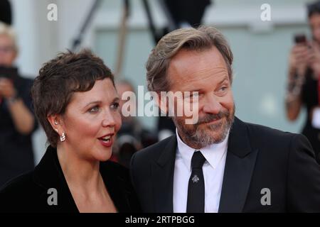 Tapis rouge finale mostra del cinema di Venezia Peter Sarsgaard Maggie Gyllenhaal 2023 Banque D'Images