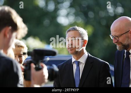 Potsdam, Allemagne, 14 septembre 2023, (de gauche à droite) , Mike Schubert participe au M100 Media Award décerné au mouvement iranien « femmes, vie, liberté » à l’Orangerie de Park Sanssouci. Sven Struck/Alamy Live News Banque D'Images