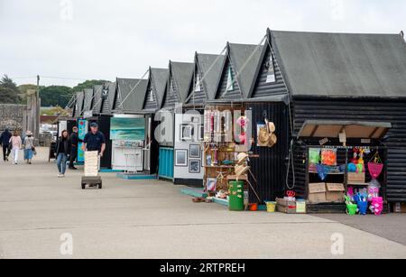 Boutiques de souvenirs à Whitstable Harbour Pier, Whitstable est célèbre pour ses huîtres indigènes. Banque D'Images