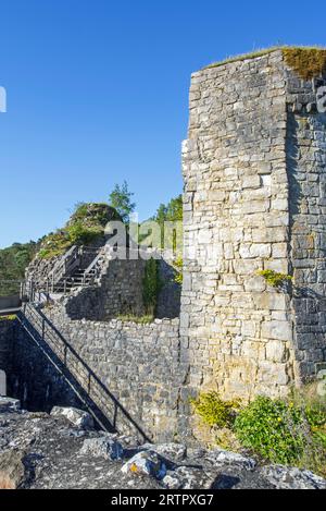 Château de Crèvecœur, château médiéval en ruine du 11e siècle à Bouvignes-sur-Meuse près de Dinant, province de Namur, Wallonie, Belgique Banque D'Images