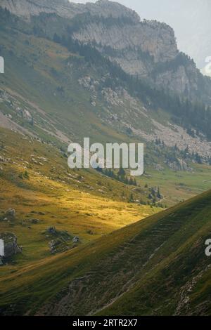 Le Pilatus, aussi souvent appelé Mont Pilatus, est un massif montagneux surplombant Lucerne en Suisse centrale. Il est composé de plusieurs pics. Banque D'Images