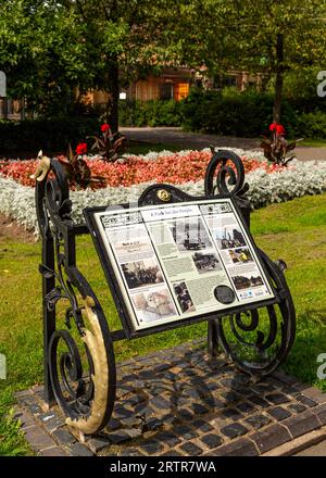 Panneaux d'information pour visiteurs à Mary Stevens Park, Stourbridge, Royaume-Uni. Banque D'Images