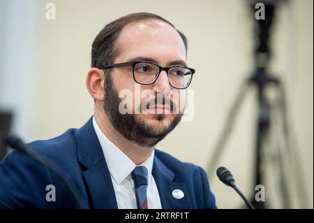 Directeur de l’information Département de la sécurité intérieure Eric Hysen comparaît devant un sous-comité de la cybersécurité, des technologies de l’information et de l’innovation gouvernementale du Comité de la Chambre des communes sur la cybersécurité, les technologies de l’information et l’audition « Comment les agences fédérales exploitent-elles l’intelligence artificielle ? » Dans le Rayburn House Office Building à Washington, DC, le jeudi 14 septembre 2023. Crédit : Rod Lamkey/CNP/MediaPunch Banque D'Images