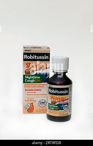 Robitussin Nighttime Tough DM Medicine, saveur de miel, contenant antitoux et antihistaminique. Banque D'Images