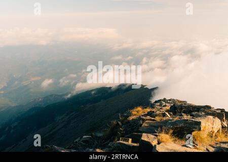 Vue sur l'incroyable montagne de Canigo. France Pyrénées. Photo de haute qualité Banque D'Images