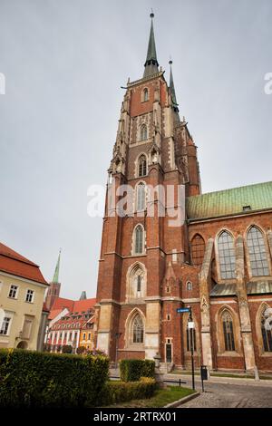 Cathédrale de Saint Jean Baptiste à Ostrow Tumski, Wroclaw, Pologne, de style gothique datant de 13e siècle Banque D'Images