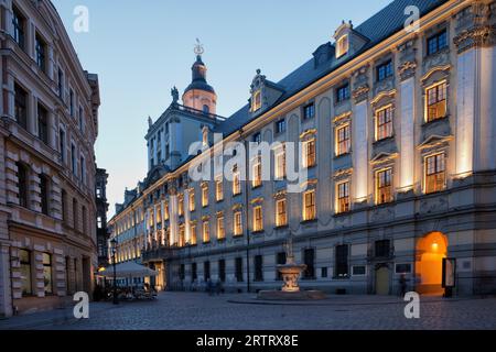 Soirée à l'Université de Wroclaw (UWR) (polonais : Uniwersytet Wroclawski) en Pologne, architecture baroque du 17e siècle Banque D'Images