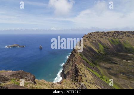 Photographie du cratère du volcan Rano Kau sur Rapa Nui, île de Pâques, Chili Banque D'Images