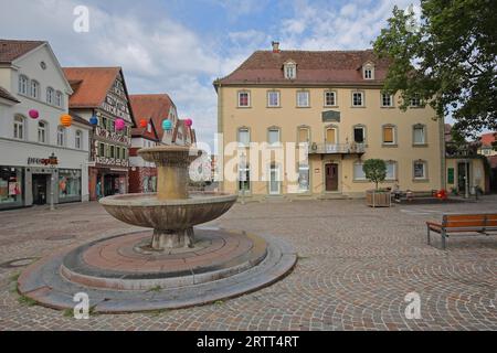 Deutschordensplatz avec fontaine et maison Beethoven, maison Beethoven, Bad Mergentheim, Franconie, Baden-Wuerttemberg, Allemagne Banque D'Images