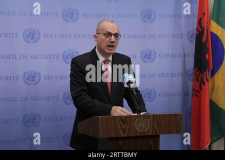 Nations Unies, New York, Etats-Unis, 14 septembre 2023 - Igli Hasani, Ministre de l'Europe et des Affaires étrangères de la République d'Albanie, informe la presse en prévision du débat de la soixante-dix-huitième session de l'Assemblée générale des Nations Unies aujourd'hui au Siège des Nations Unies à New York. Photo : Luiz Rampelotto/EuropaNewswire Banque D'Images