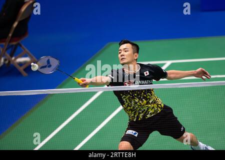 Hong Kong, Chine. 14 septembre 2023. Kenta Nishimoto, du Japon, joue lors de la ronde des simples hommes de 16 contre Christo Popov, de France, le troisième jour des Championnats de badminton VICTOR Hong Kong Open 2023 au Hong Kong Coliseum. Score final ; Japon 2:1 France (photo Ben Lau/SOPA Images/Sipa USA) crédit : SIPA USA/Alamy Live News Banque D'Images