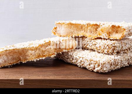 En-cas coréen traditionnel à base de riz gluant et de sirop de céréales Banque D'Images