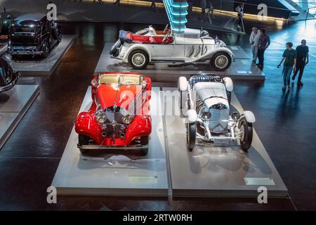 Musée Mercedes-Benz Stuttgart Allemagne Banque D'Images