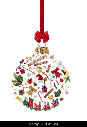 Décoration de Noël en forme d'ornement de boule de Noël. Ornement créatif de Noël isolé sur blanc. Banque D'Images